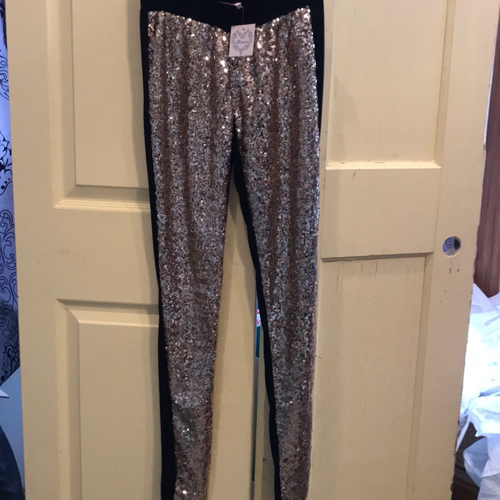 BRAND NEW FROM BOUTIQUE Gold sequin leggings